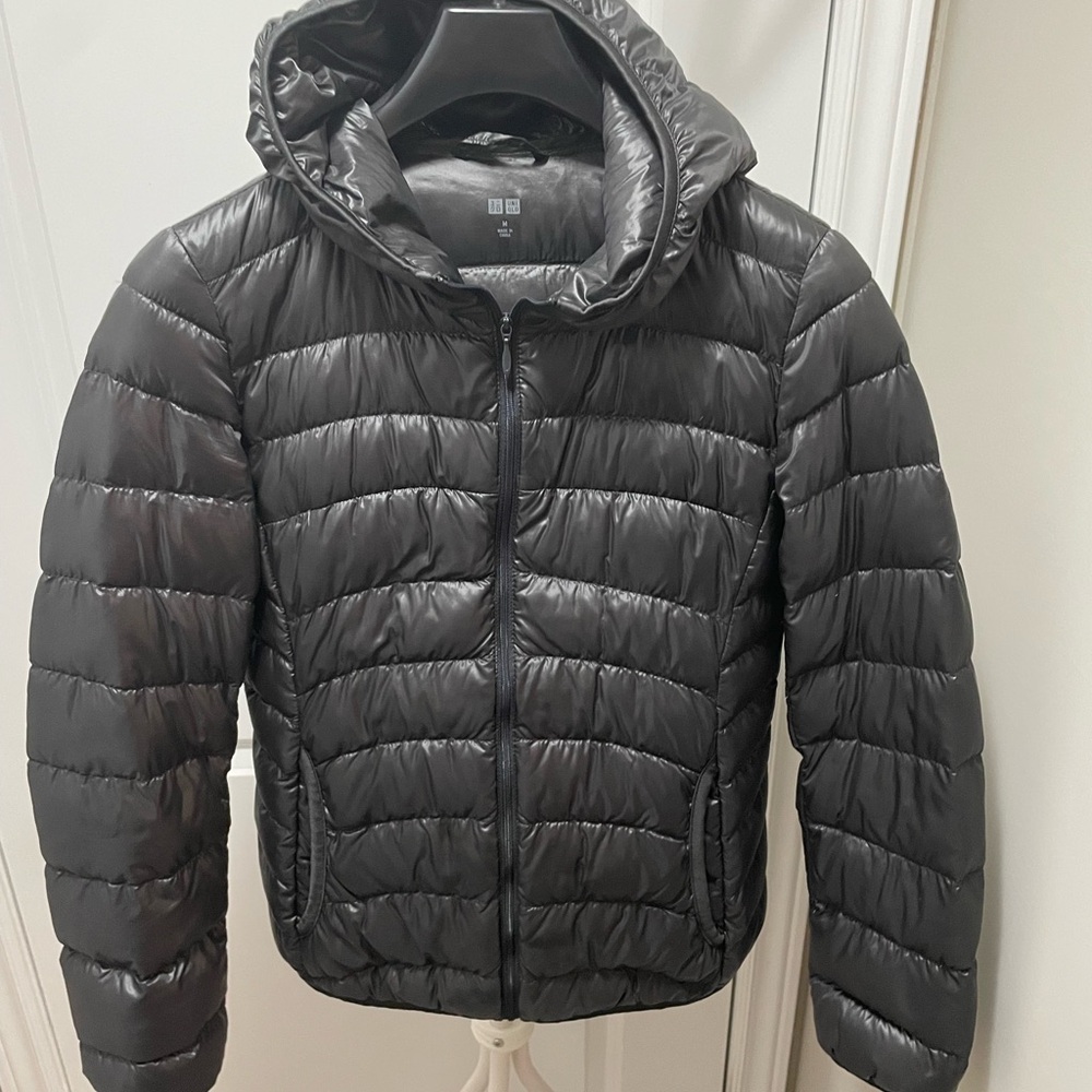 Uniqlo Black Packable Puffer Jacket with Hood